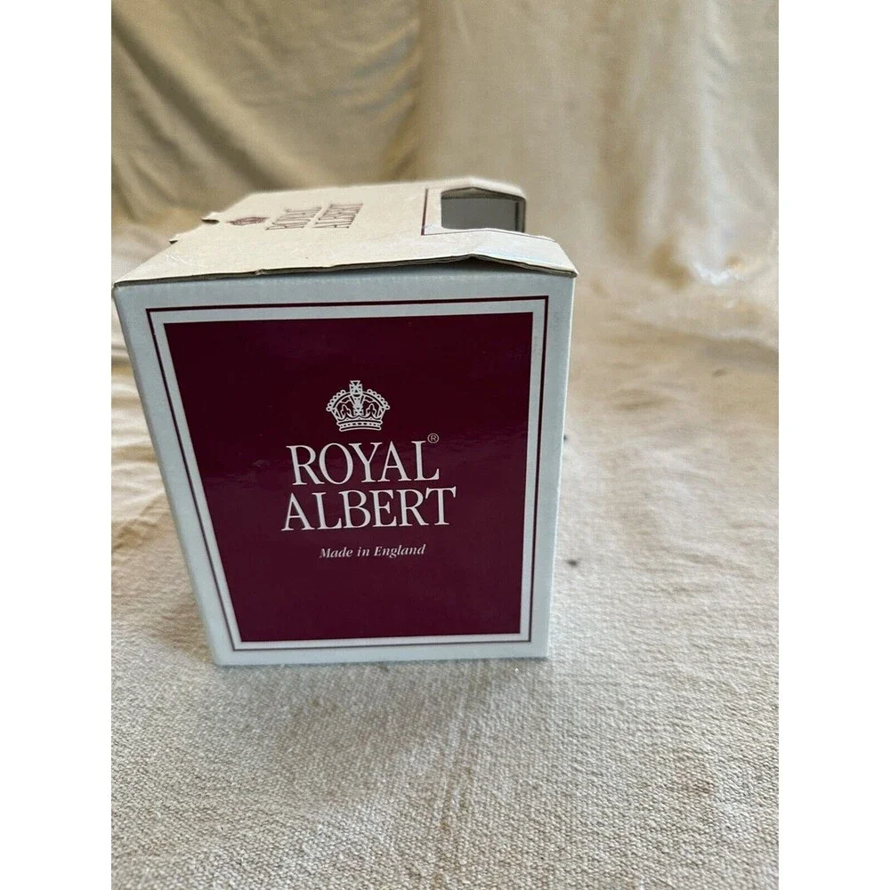 Royal Albert this vintage